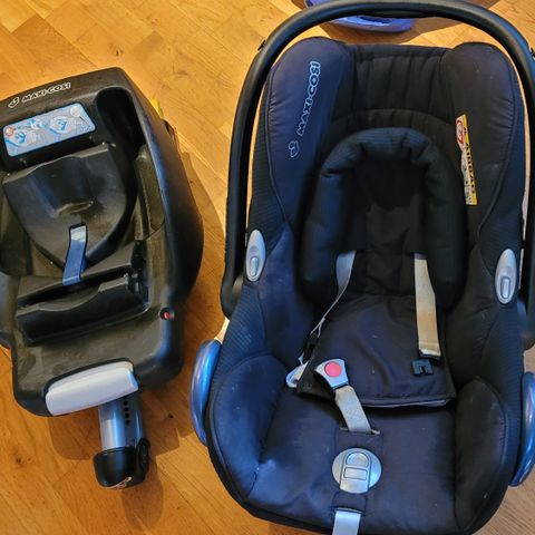 Maxi-cosi 0-13kg bilstol med isofix base selges.