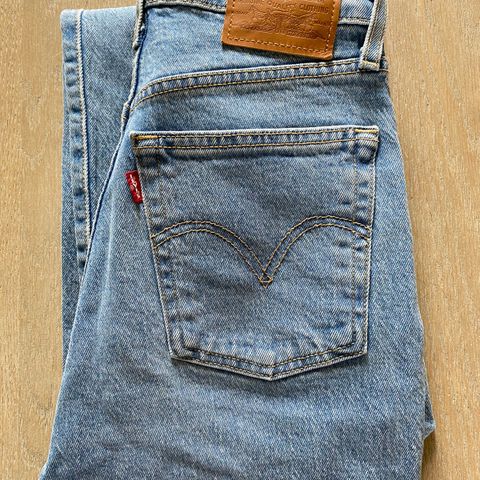 Levis ribcage straight 25x27