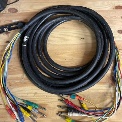 Multikabel jack x 8