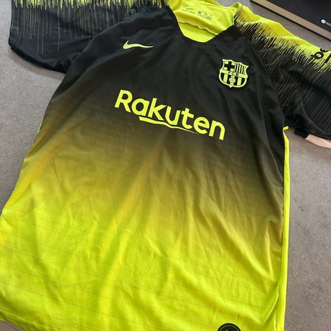 Fotballskjorte Barcelona str  176 12-14 år