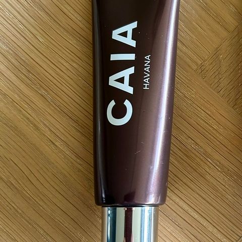 Liquid bronzer fra Caia cosmetics i fargen Havana