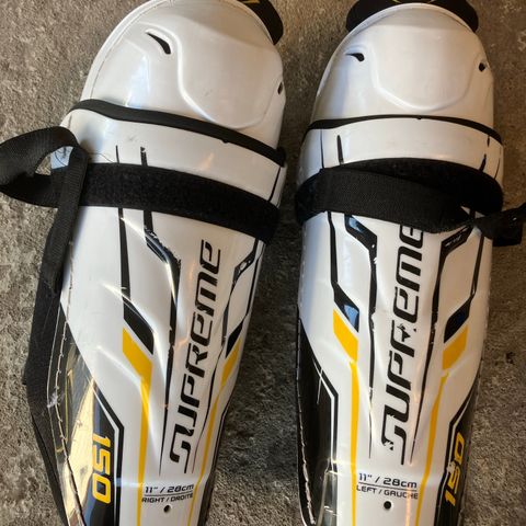 Supreme leggskinn 28 cm for str 125-140 cm