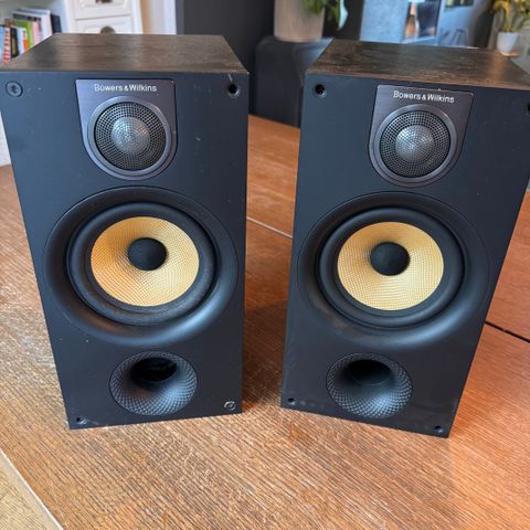 Bowers & Wilkins 686 S2