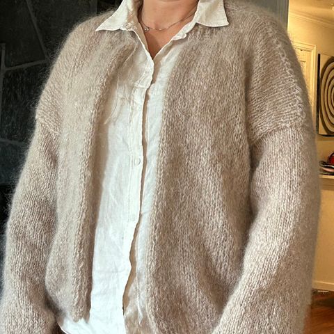 Hjemmestrikket Dream Cardigan