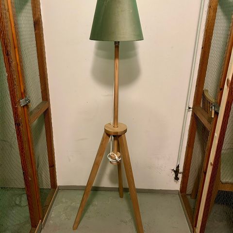 Lampe med ekstra lampeskjerm