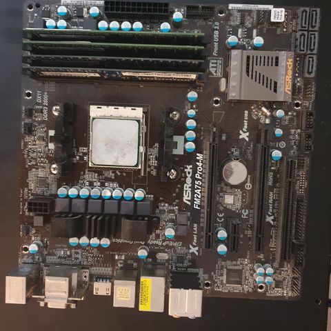 ASRock FM2A75 Pro 4-M/AMD A6-5400k/4x4Gb DDR3