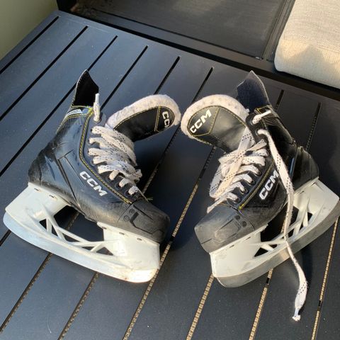 CCM hockey skøyter størrelse 35