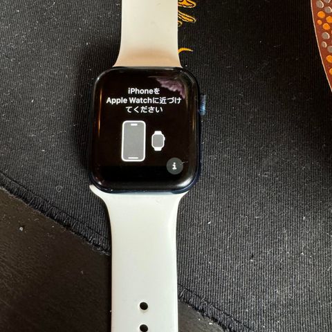 Apple Watch Series 6 - 44mm - svart - hele 8 reimer + lader