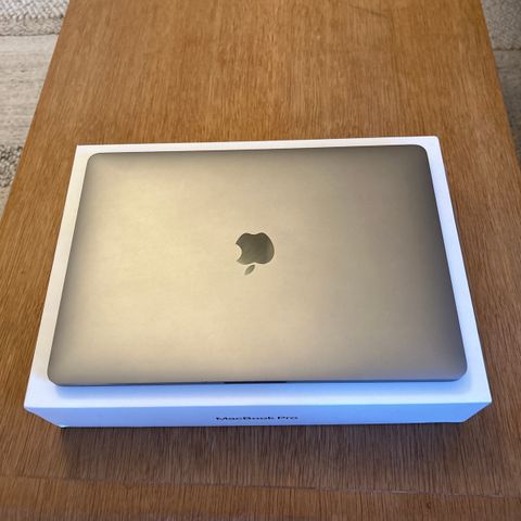 MacBook Pro 13 (2020) 256GB stellargrå