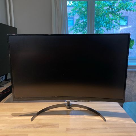 Philips 27" buet LCD skjerm