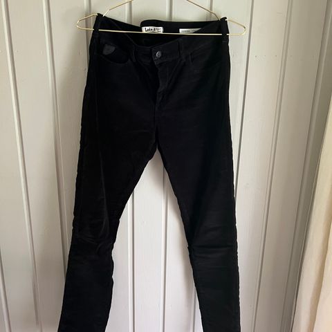 Lois Cordoba skinny cropped