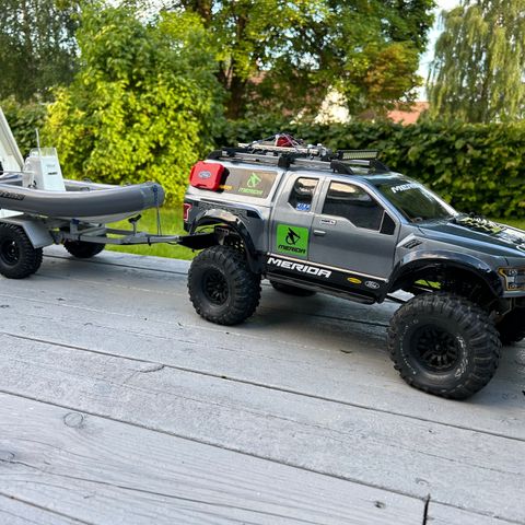 Traxxas TRX4 Custom Defender/Raptor 4x4 med Rib og henger