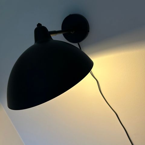 Dyberg Larsen Futura vegglampe