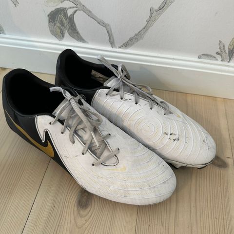 Nike Phantom fotballsko. Brukt 10- 15 ganger