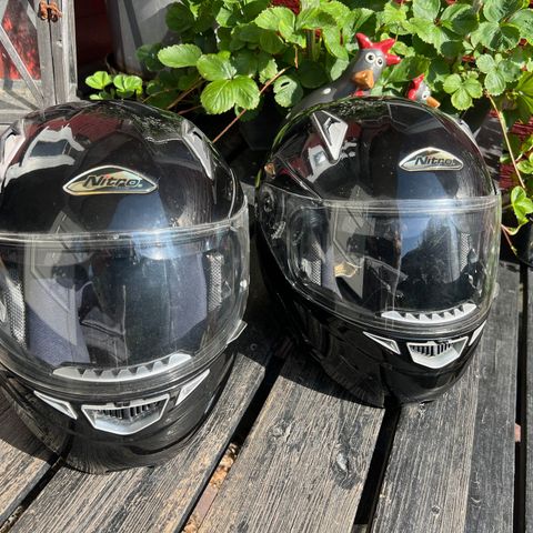 Motorsykkel hjelmer, merke Nitro 2 stk XXL og S, 300 kr pr stk