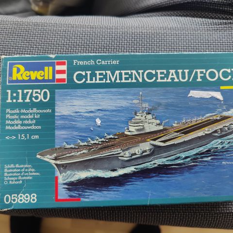 Revell byggesett Fransk hangarskip