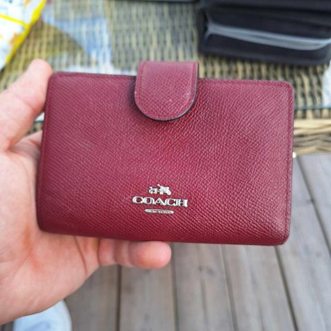 Coatch wallet