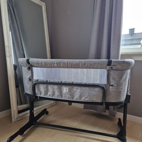 JLY bedside crib