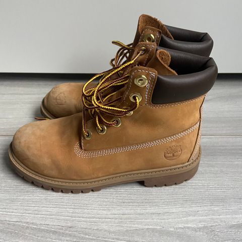 Pent brukt timberland sko i srt 37