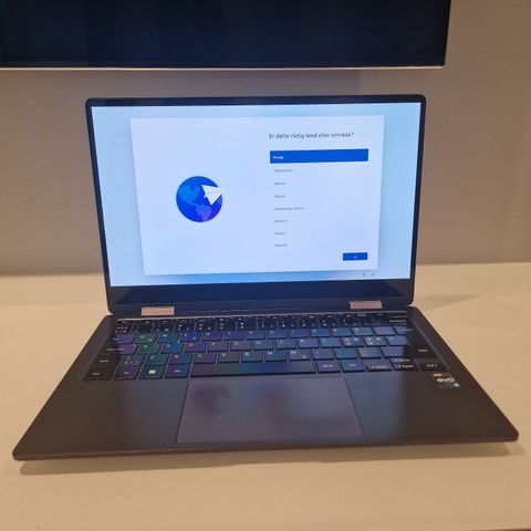 Samsung galaxy book 3  13,3" slim og touch screen