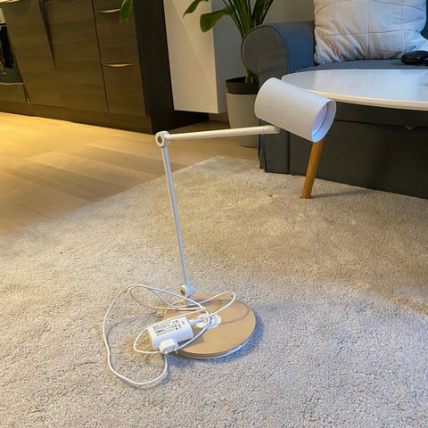 Skrivebordslampe fra IKEA