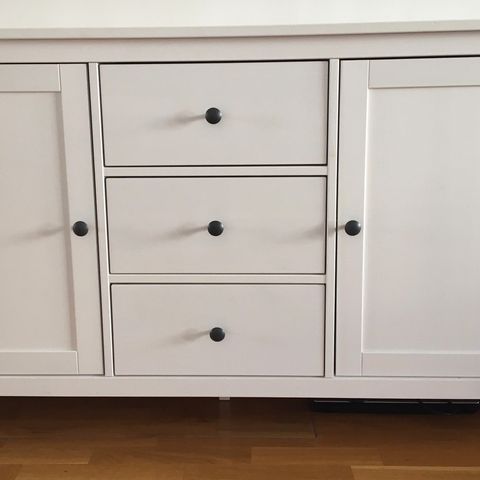 Hemnes skjenk IKEA