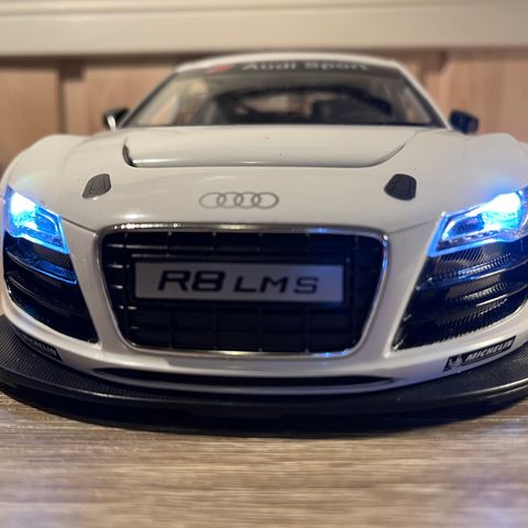 Radiostyrt bil: Audi R8 LMS V10  - skala 1:14