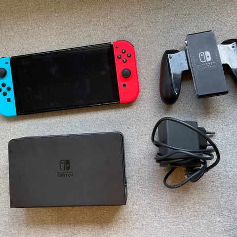 Nintendo Switch Oled med spill