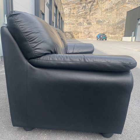 3 seter skinn sofa