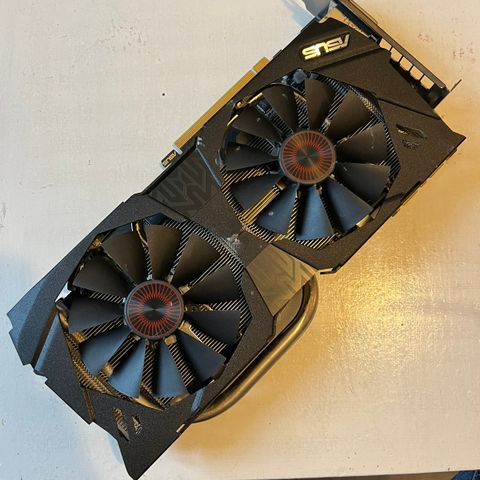 ASUS GeForce STRIX GTX 970 4GB