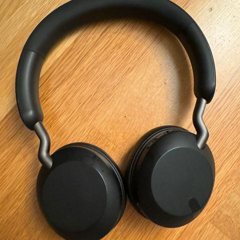 Jabra trådløse on-ear hodetelefoner (titanium black)