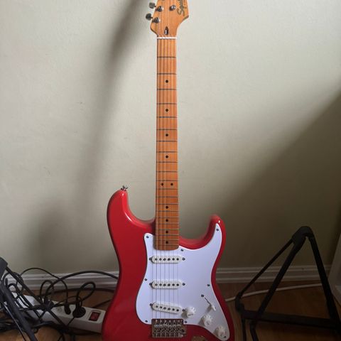 Squier classic vibe 50s fiesta red stratocaster