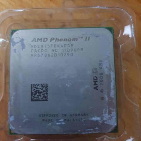 AMD Phenom II X4 975 (AM3) selges