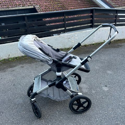 Bugaboo Fox Classic med søskenbrett og regntrekk