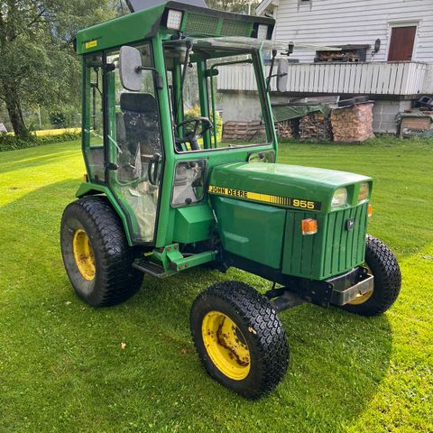 John Deere 955 gressklipper ( minitraktor) med mye utstyr!