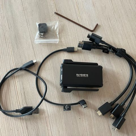 DJI Raveneye transmitter for overføring av video