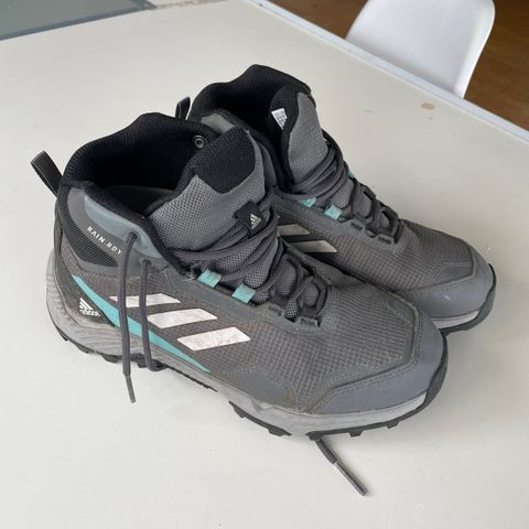 Adidas Traxion Rain RDY  Str.39 1/3