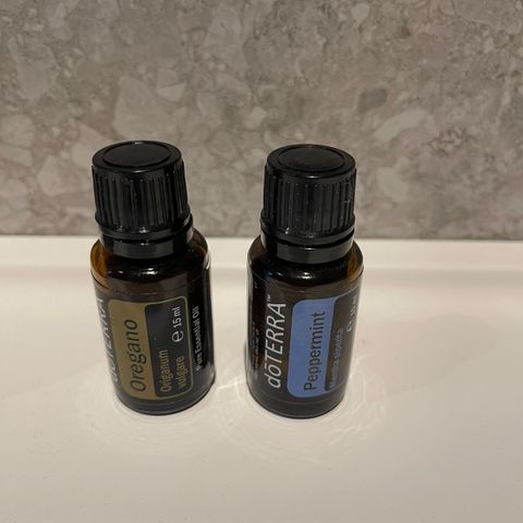 DoTerra  Oregano og Peppermint eteriske oljer