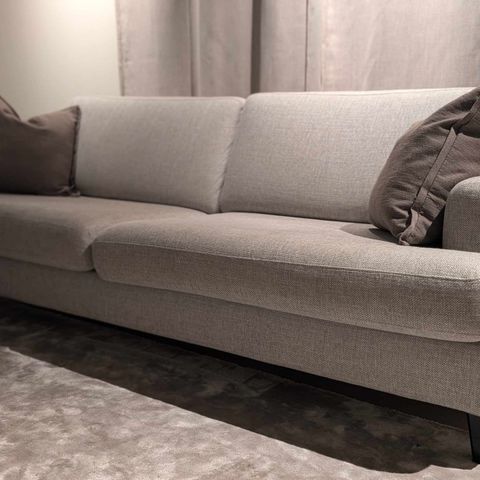 Felton Slim 3 seter sofa Ceratos lys grå - 2 stk