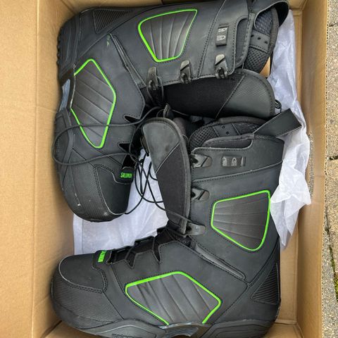 Salomon synapse snowboard boots 46 1/3