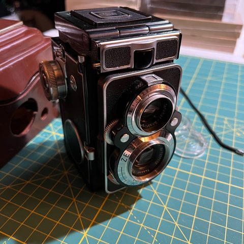 IkoFlex Favorit - Carl Zeiss 75mm Tessar f3,5 TLR