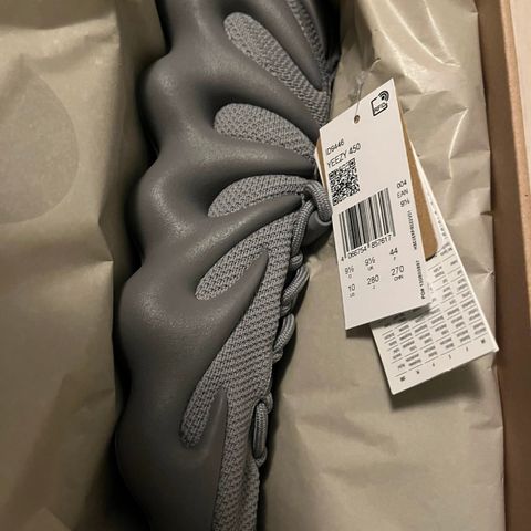 Yeezy 450 - Stone Grey i strl 44