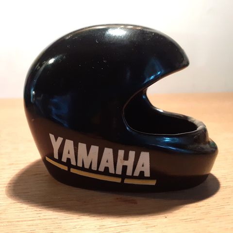 Yamaha askebeger.