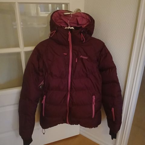 Bergans dunjakke, Sauda down lady jacket.