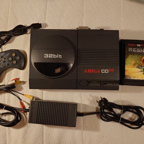 Amiga CD32 konsoll +++