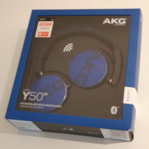 AKG Y50BT trådløse on-ear hodetelefoner