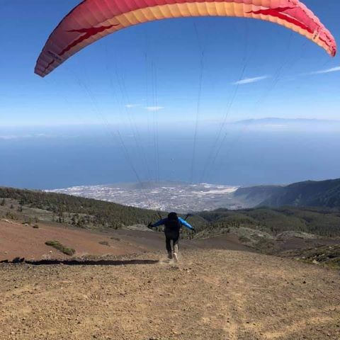 Paraglider Swing Arcus RS, Rød/gul farge, 105-135 kg