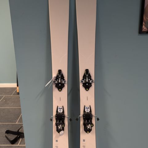 NY Fischer Ranger 108  free touring ski / binding / skins