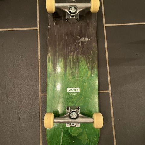 Ubrukt Session skateboard selges