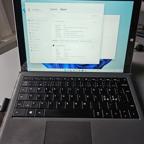 Surface Pro 3, i7, 8GB RAM, 512 GB SD HDD